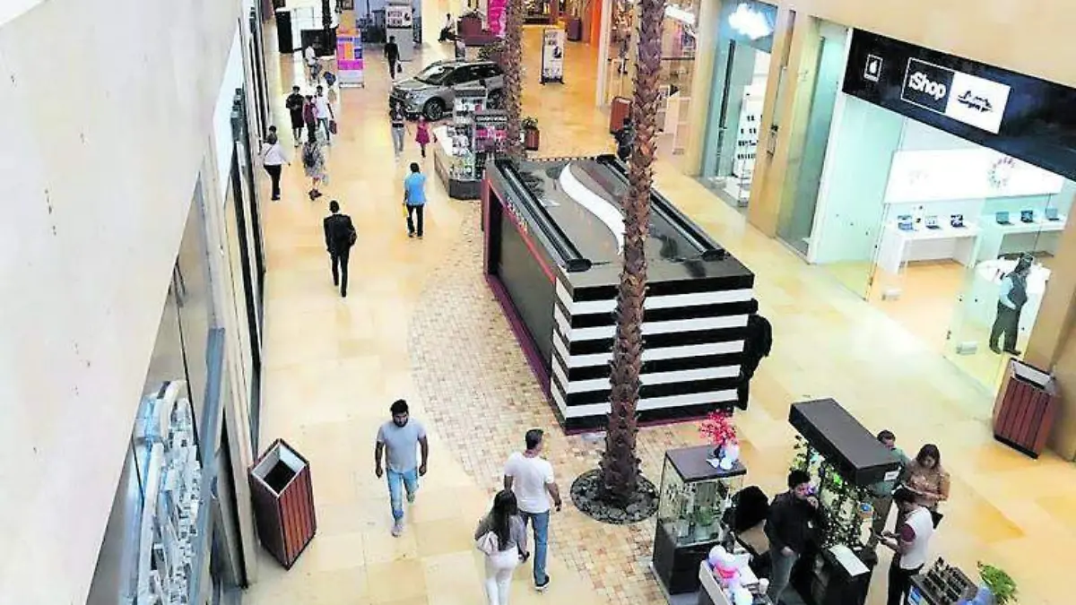 Payasos denuncian discriminación en centro comercial Angelópolis, les negaron el acceso